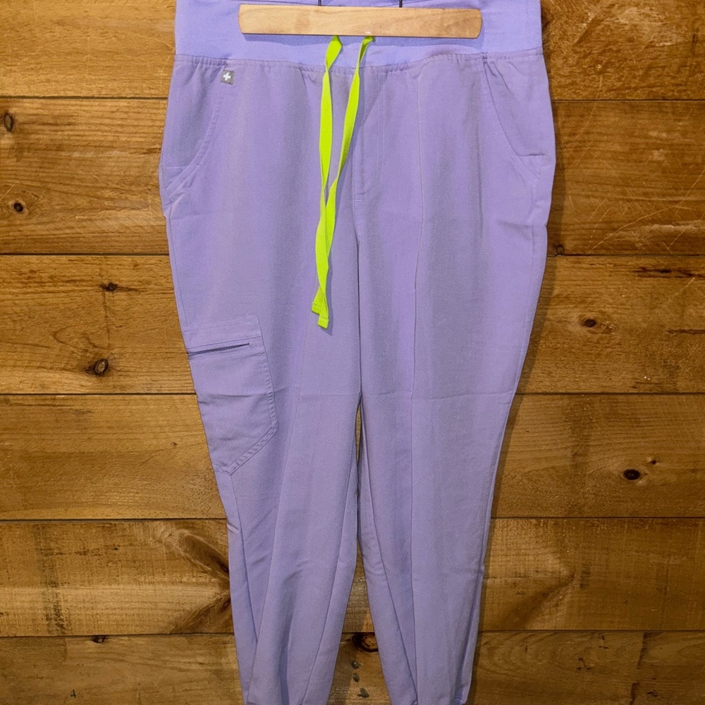 Light purple scrubs medium top and medium petite joggers